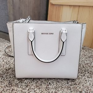 ❗PRICE FIRM❗MICHAEL Michael Kors Medium Satchel